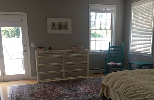Kinderhook House | Charming Cape Cod in Hudson River Valley