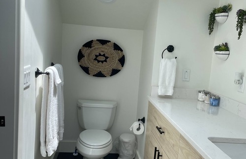 Atkins Park Apartment | Charming carriage house in heart of historic Atlanta