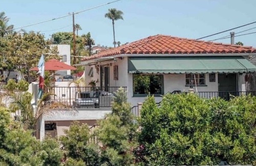 Loma Portal Apartment | Charming Casita with City, Bay & 4th of July views