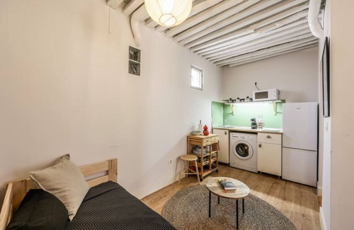 Embajadores Apartment | Charming Central Madrid Loft