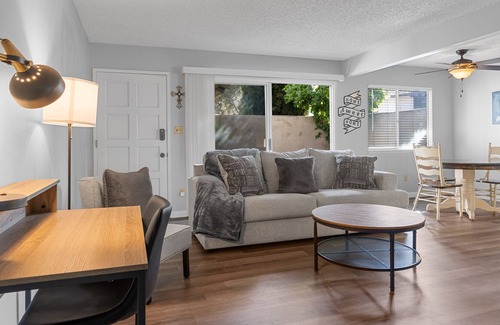 Bakersfield Condo | Charming & centrally located in Downtown!