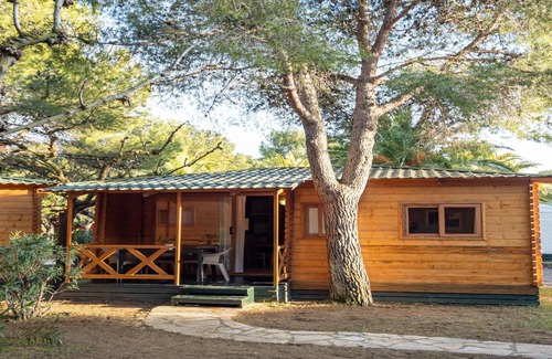 Miami Platja House | Charming Chalet Near Beach