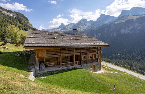 Le Grand-Bornand Ski Chalet | Charming chalet renovated 4 *, Grand Bornand, 205m2, close to the ski slopes