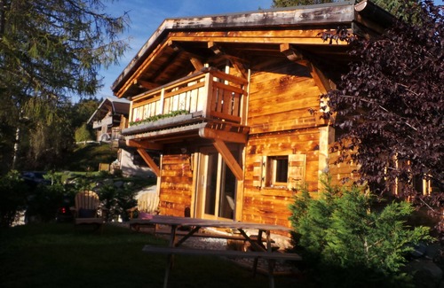 Demi-Quartier Ski Chalet | Charming chalet facing the Mont Blanc range. Your 4-legged friend is welcome