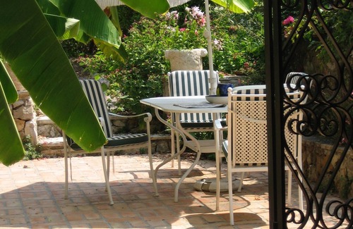 La Gaude House | Charming character house, a haven of peace among the orange trees in the garden