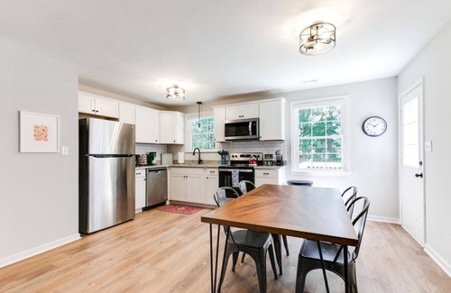 Dumbarton House | Charming, Cheerful 3 Bedroom Home in Richmond, VA!