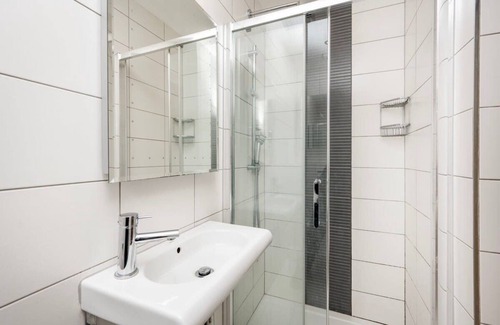 Chelsea Apartment | Charming Chelsea Studio with Victorian Elegance