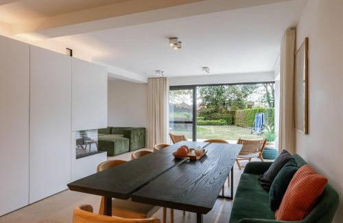 Lichtervelde House | Charming Chic Stay with Garden Views & Parking
