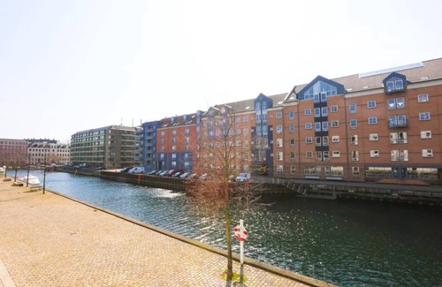 Copenhagen City Centre Apartment | Charming Christianshavn Apartment with Canal Views