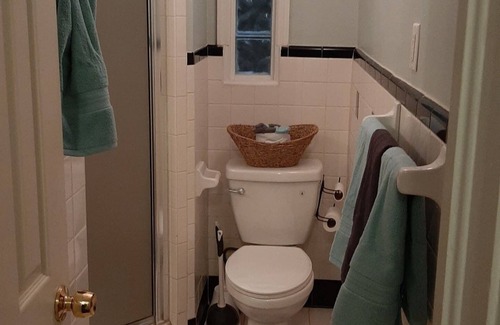 Montgomery House | Charming Cloverdale Home Minutes from Everything w/King Bed