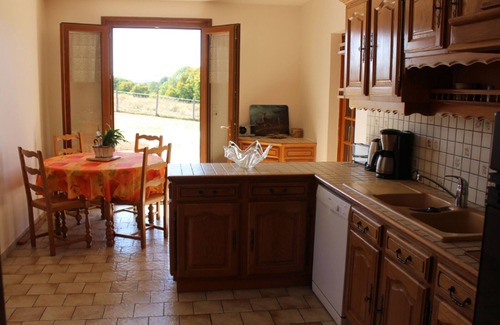 Conflans-sur-Anille Cottage | Charming Countryside House with Large Garden, Terrace, and Recreational Activities