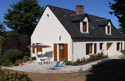 Conflans-sur-Anille Cottage | Charming Countryside House with Large Garden, Terrace, and Recreational Activities