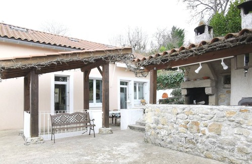 Espaly-Saint-Marcel Cottage | Charming Cottage with Private Pool and Garden in Peaceful Espaly-Saint-Marcel