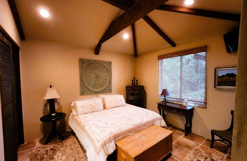 San Juan Capistrano House | Charming Cottage minutes from the Beach