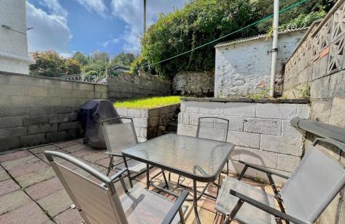 Mumbles House | Charming Coastal Cottage Near Mumbles with Garden Pass the Keys