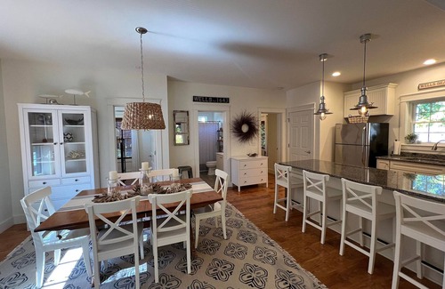 Wells Cottage | Charming Coastal Cottage 5 Minute Drive to Wells Beach
