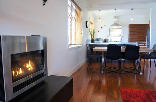 New Plymouth House | Charming Coastal Bungalow in New Plymouth