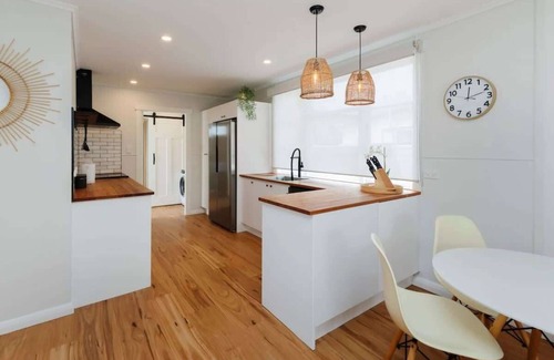 New Plymouth Cottage | Charming Coastal Cottage in New Plymouth