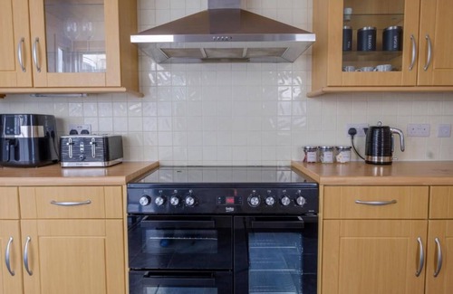 Cleethorpes House | Charming Coastal Retreat | Spacious and Peaceful