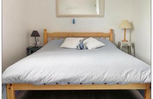 Flushing House | Charming Coastal Retreat in Flushing, Cornwall | Cosy Village Home with Parking & Outdoor Space, Near Beach & Falmouth Ferry