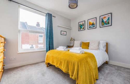 Southsea House | Charming Coastal Southsea Home Pass The Keys