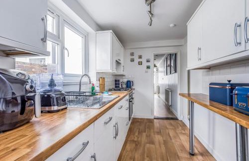 Southsea House | Charming Coastal Southsea Home Pass The Keys