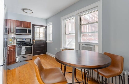 Ravenswood Apartment | Charming|Comfortable|1BR|Lincoln Square