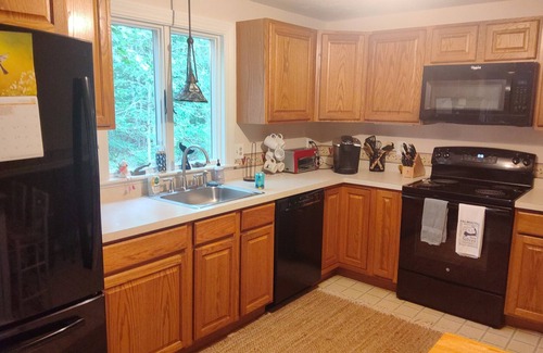 Cataumet House | Charming & comfortable 2-bedroom house in Bourne/North Falmouth
