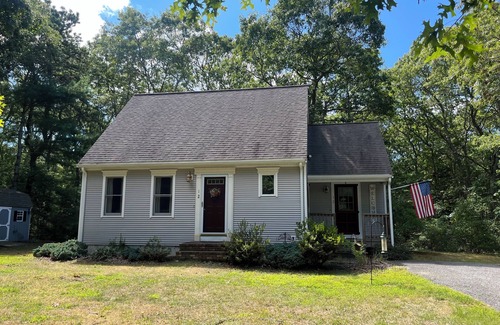 Cataumet House | Charming & comfortable 2-bedroom house in Bourne/North Falmouth