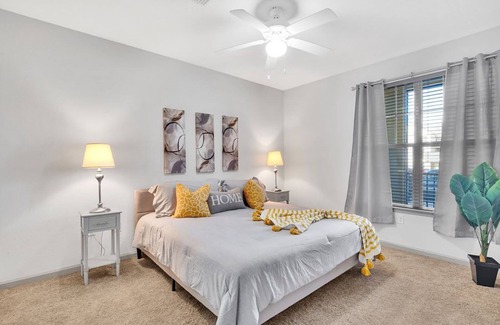 Huntersville Apartment | Charming & Comfy ~ w/ King Bed & Patio!
