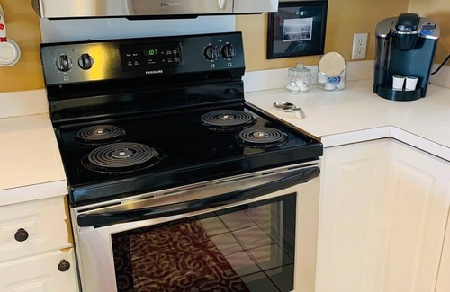 Central Myrtle Beach Apartment | Charming condo in the center of Myrtle Beach