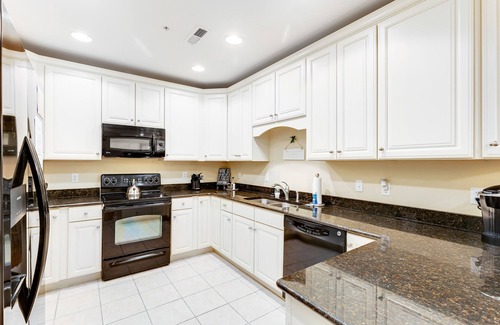 Sun Ridge Condo | Charming condo near the pool with hot tub & tennis