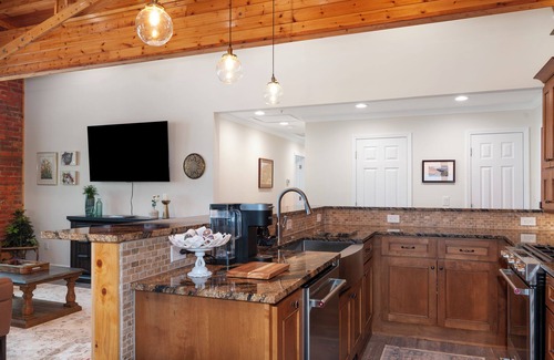 Waynesville Apartment | Charming condo on Main Street in Waynesville