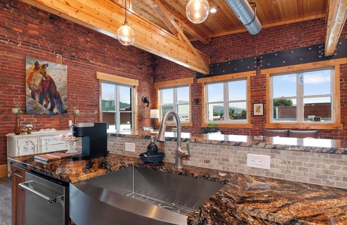 Waynesville Apartment | Charming condo on Main Street in Waynesville