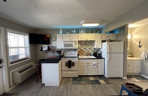 Lake Ozark Condo | Charming condo on the 4 mile marker of the lake of the ozarks.