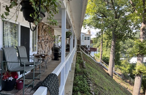 Lake Ozark Condo | Charming condo on the 4 mile marker of the lake of the ozarks.