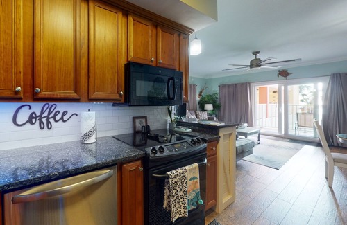 Mexico Beach Condo | Charming Condo with Shared Pools & Hot Tub, Ocean View, High-Speed WiFi, and W/D