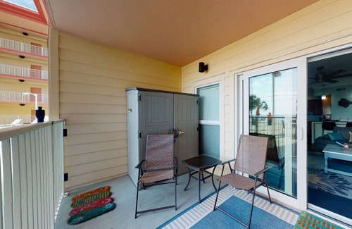 Mexico Beach Condo | Charming Condo with Shared Pools & Hot Tub, Ocean View, High-Speed WiFi, and W/D
