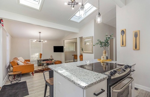 Durham House | Charming Contemporary 2 Bedroom Home in Durham
