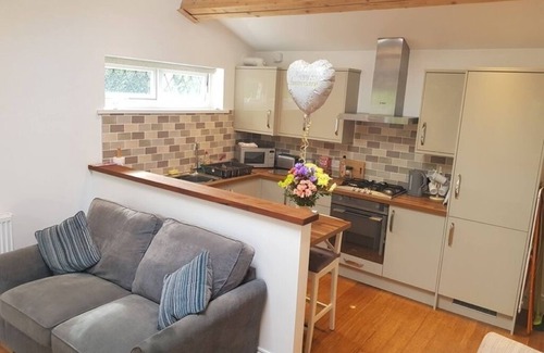 Chorlton-by-Backford Cottage | Charming Contemporary Cottage in Saughall – Minutes from Chester