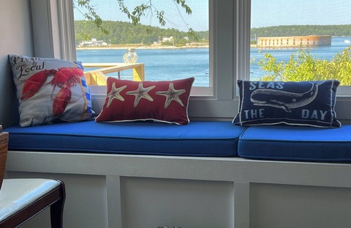 Mac Mahan Cottage | Charming Costal cottage in Georgetown with panoramic views