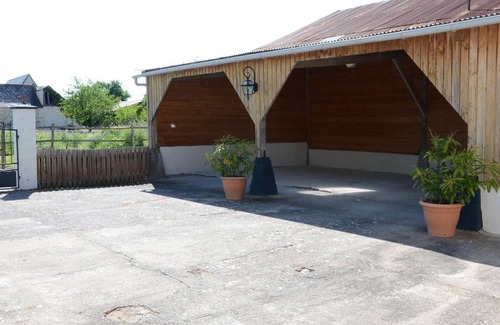 Brain-sur-Allonnes Cottage | Charming Cottage in Loire-Anjou-Touraine Park with Garden, Terrace, Near Saumur