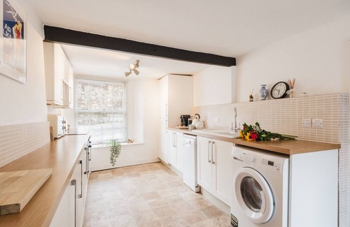 Dursley Cottage | Charming Cotswolds Retreat in the Heart of Dursley