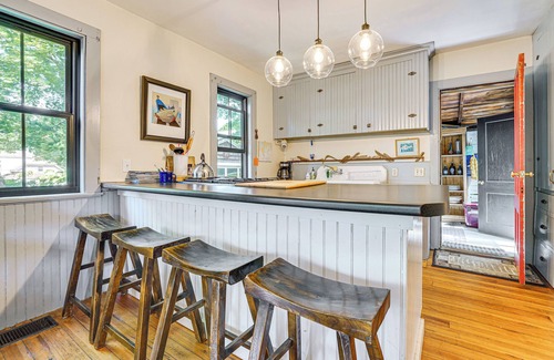 Boothbay Harbor House | Charming Cottage w/Patio, Walk to Boothbay Harbor