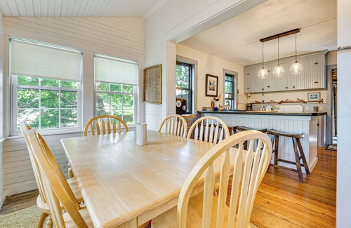 Boothbay Harbor House | Charming Cottage w/Patio, Walk to Boothbay Harbor