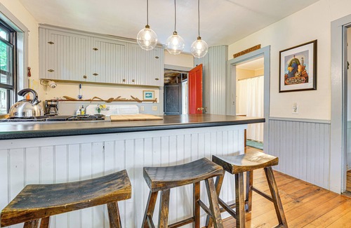Boothbay Harbor House | Charming Cottage w/Patio, Walk to Boothbay Harbor