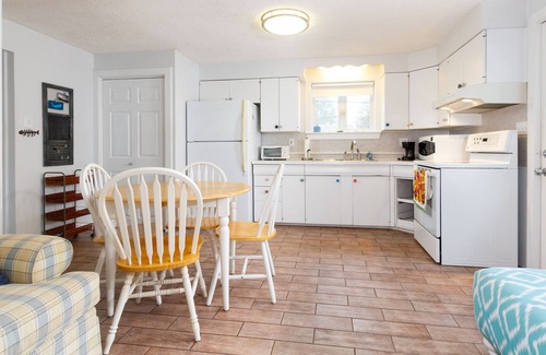 Kenyon House | Charming Cottage in Ocean Ridge