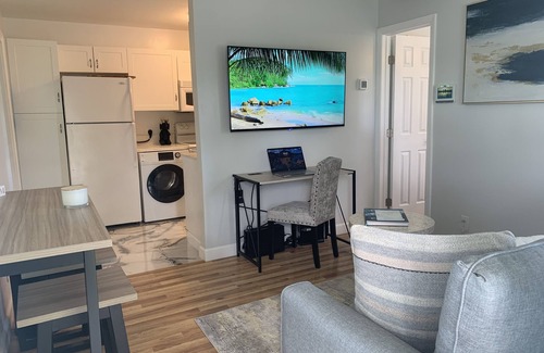 Southwest House | Charming Cottage in heart of West Palm Beach