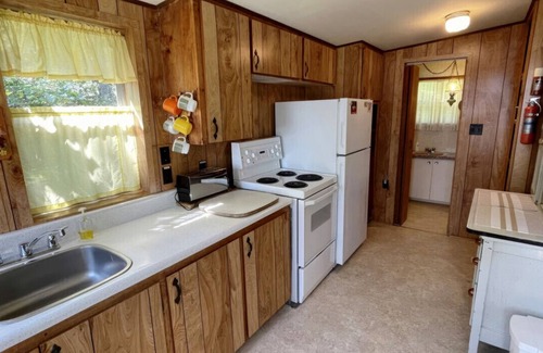 Head Lake House | Charming Cottage: Affordable, Accessible, Close to GTA!