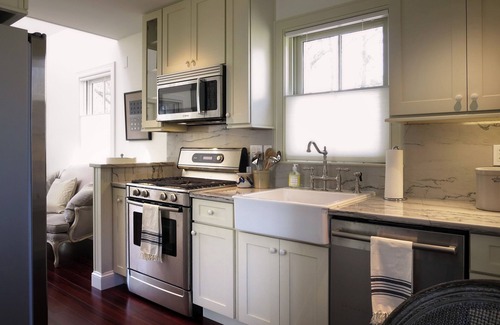 Mount Pleasant Cottage | Charming cottage apartment